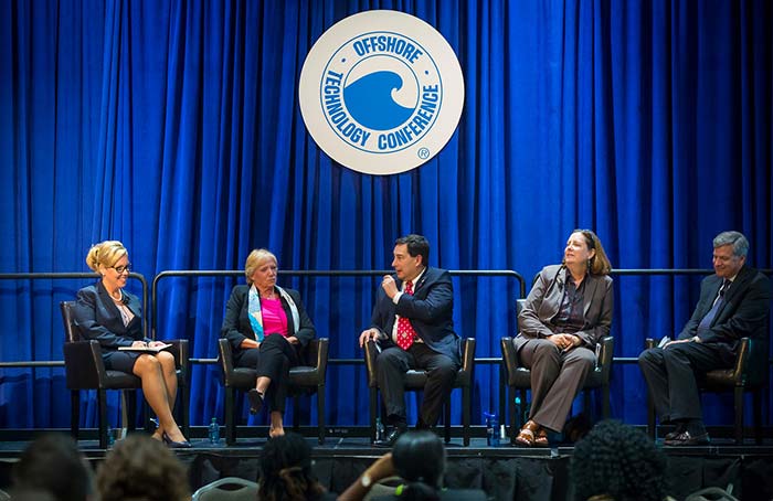 ABS Vice President of Marketing and Communications Cathy Mann (left) led panelists Susan Morrice, Charles Sternbach, Janeen Judah and Christopher Gaut in a discussion about leadership styles and how different approaches have helped their organizations and teams to grow. (Photo courtesy of SPE)